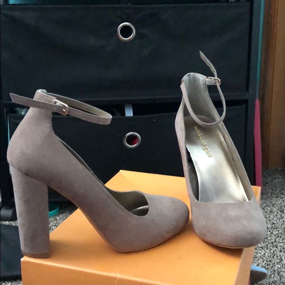 Madden Girl 8.5 heels